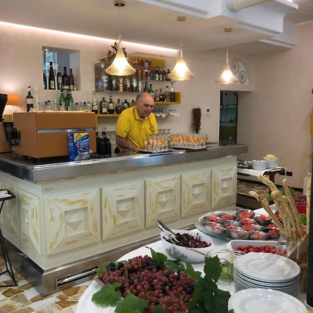 Hotel Lazzarini بيلاريا-إيجيا مارينا المظهر الخارجي الصورة