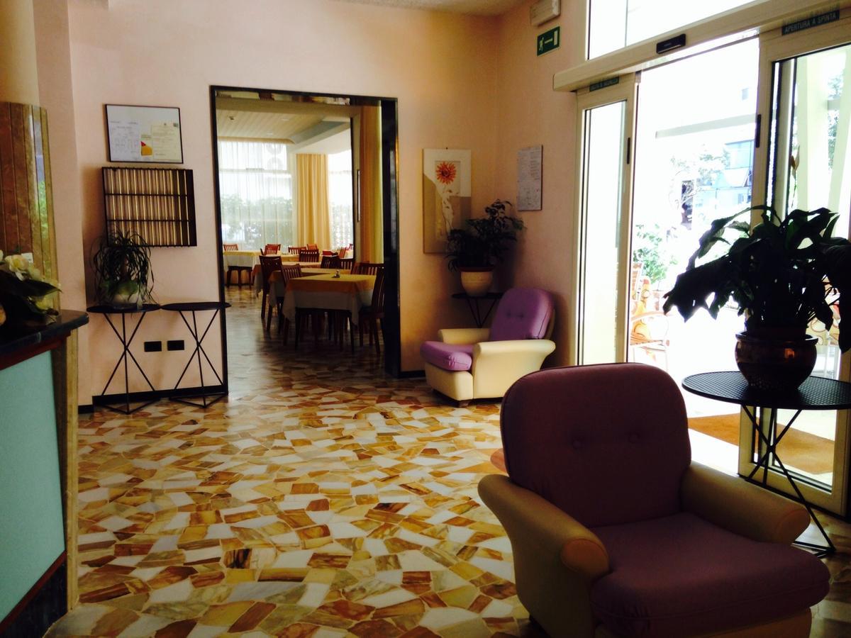 Hotel Lazzarini بيلاريا-إيجيا مارينا المظهر الخارجي الصورة