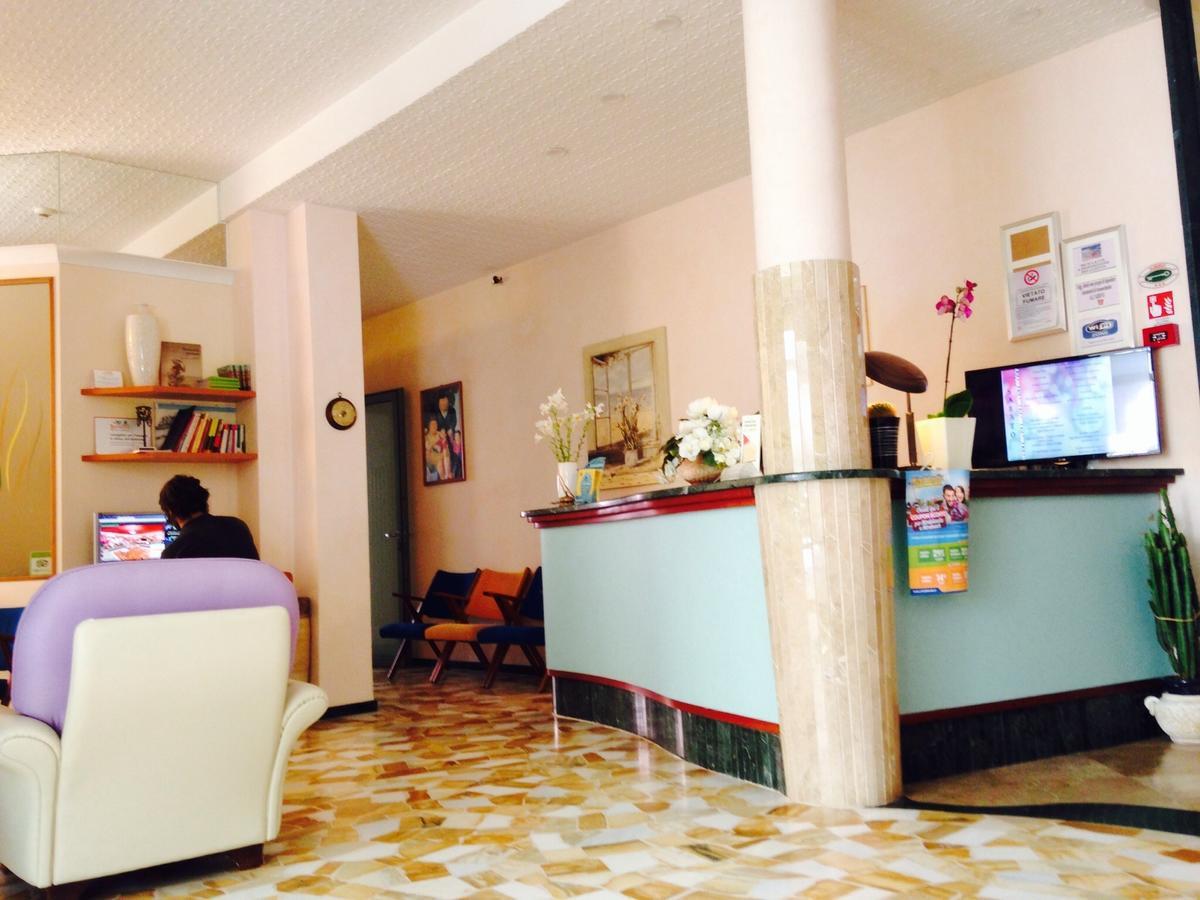 Hotel Lazzarini بيلاريا-إيجيا مارينا المظهر الخارجي الصورة