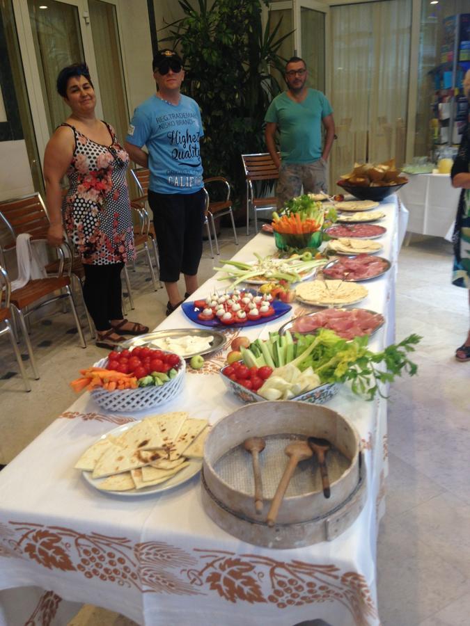 Hotel Lazzarini بيلاريا-إيجيا مارينا الغرفة الصورة